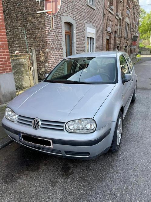 Golf 4 1.9 tdi 110ch, Autos, Volkswagen, Particulier, Golf, Diesel, 3 portes, Boîte manuelle, Argent ou Gris, Noir, Tissu, Enlèvement