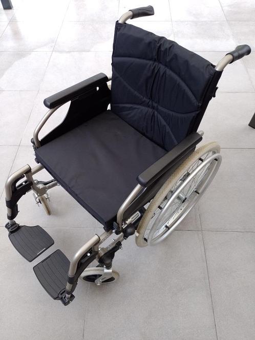 Rolstoel V300 met extra beensteunen, Divers, Chaises roulantes, Comme neuf, Fauteuil roulant à pousser, Pliant, Enlèvement