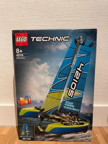 Lego technic catamaran 42105