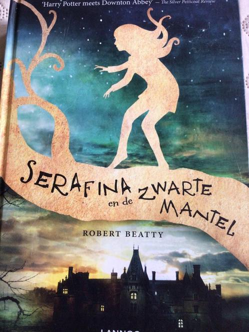 Robert Beatty - Serafina en de zwarte mantel - goede staat, Livres, Livres pour enfants | Jeunesse | 10 à 12 ans, Utilisé, Enlèvement ou Envoi