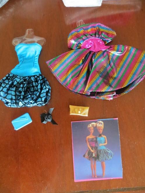 Vêtements Barbie - avec étiquette - 2 sets - neufs, Collections, Poupées, Neuf, Vêtements, Enlèvement ou Envoi