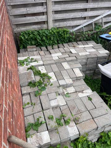 GRATIS klinkers ongeveer 30m2 (zelf ophalen)