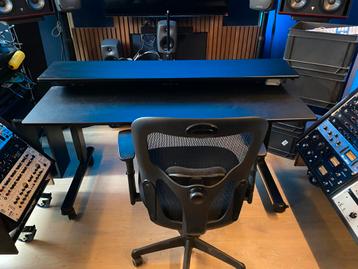 Studio desk home producer