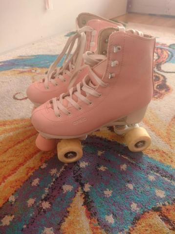 Patins à roulettes artistique Decathlon Oxelo , valeurs 55€,