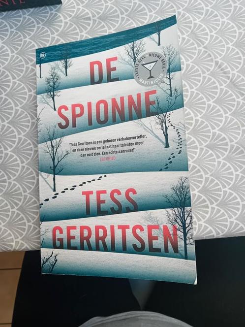 Tess Gerritsen - De spionne, Livres, Thrillers, Comme neuf, Enlèvement ou Envoi