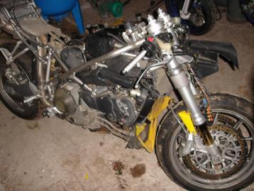 Achète toute Ducati accidentée, en panne, moteur cassé ...
