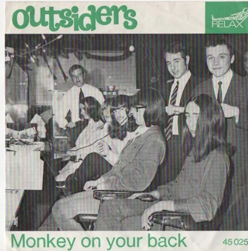 Outsiders single "Monkey on Your Back/What's Wrong with You", CD & DVD, Vinyles Singles, Utilisé, Single, Pop, 7 pouces, Envoi