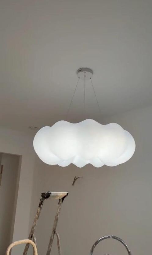 Lustre moderne en forme de nuage ou de beignet, Maison & Meubles, Lampes | Lustres, Comme neuf, Synthétique, Enlèvement