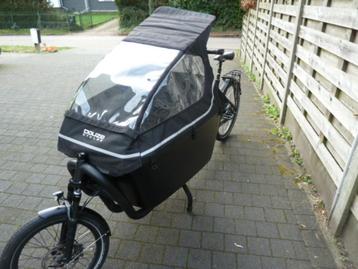 Vélo cargo électrique DOUZE TRAVELLER avec accessoires