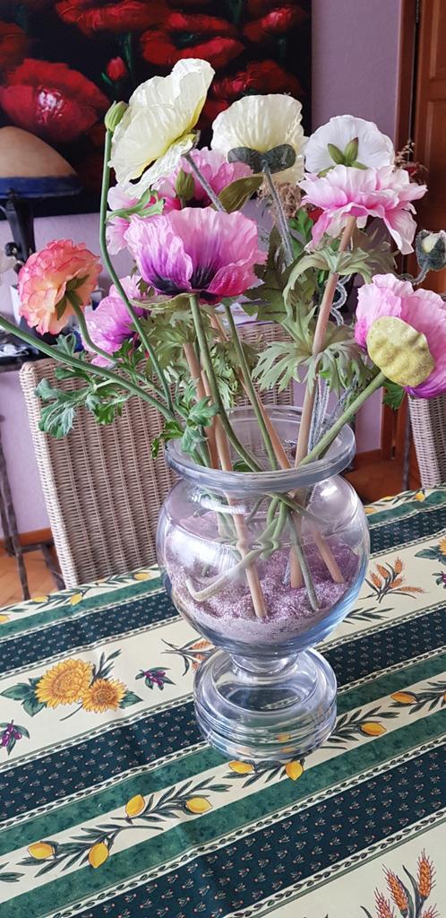 Beau grand vase épais avec des fleurs artificielles Sia, hau, Antiquités & Art, Antiquités | Verre & Cristal, Enlèvement ou Envoi
