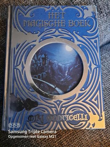 Miki Monticelli - Het magische boek