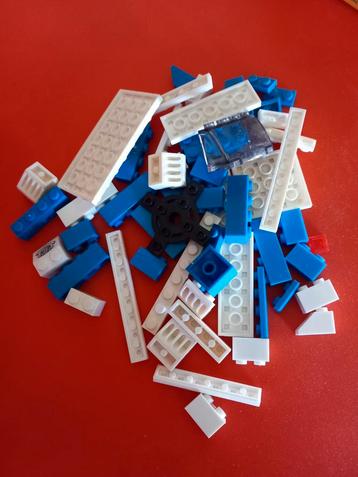 Cinquante-cinq briques Lego pour 1€