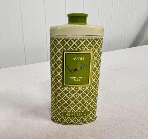 Parfum étain poudre talc parfumé Avon Somewhere des 1950, Collections, Parfums, Utilisé, Bouteille de parfum, Enlèvement ou Envoi