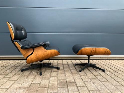 Originele Vitra Eames lounge chair + Ottoman Notenhout, Maison & Meubles, Canapés | Repose-pieds & Poufs, Neuf, Bois, Enlèvement ou Envoi