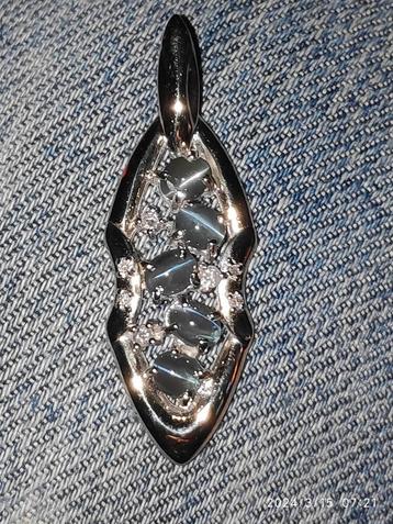 Pendentif or 18ct œil de chat chrysobéryl et diamant IGI