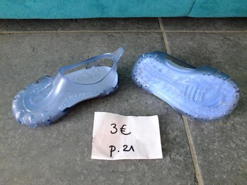 2 paires chaussures / sandales d'eau enfants p. 21 et 29, Enfants & Bébés, Vêtements enfant | Chaussures & Chaussettes, Utilisé