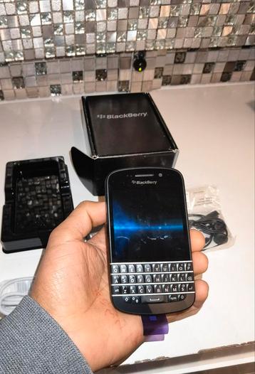 Nouvelle édition noire du BlackBerry Q10 avec télégramme, Yo