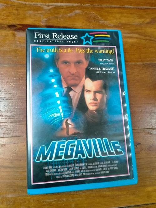 MEGAVILLE VHS Rare 1990 Science-Fiction Cyberpunk, CD & DVD, VHS | Film, Science-Fiction et Fantasy, Enlèvement ou Envoi