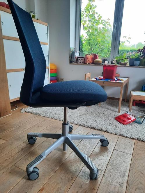 HÅG Futu Mesh - Hoogwaardige ergonomische bureaustoel, Maison & Meubles, Chaises de bureau, Comme neuf, Chaise de bureau, Bleu