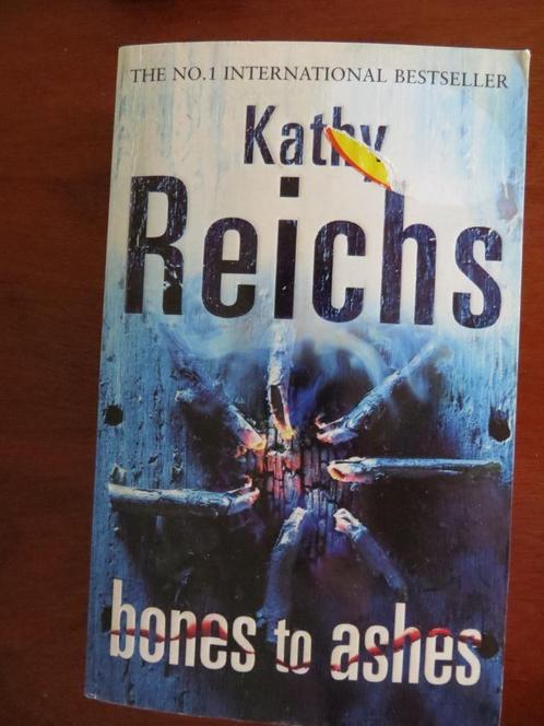 Kathy REICHS - 2 livres - thriller - anglais - également sép, Livres, Langue | Anglais, Comme neuf, Fiction, Enlèvement ou Envoi
