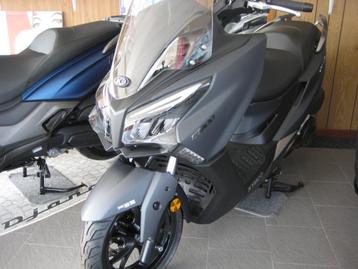 kymco x- town 125i  noir mat de stock a 3.699 € !!!!!!