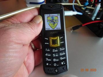  GSM VERTU Modèle FERRARI" 2 SIM / BT