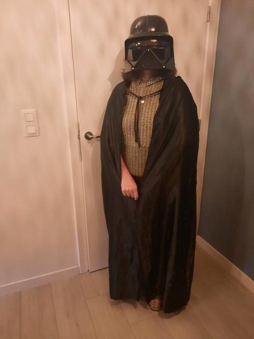 Darth Vader masker en cape, Vêtements | Hommes, Costumes de carnaval & Vêtements de fête, Comme neuf, Enlèvement ou Envoi