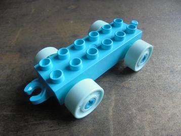 Lego Duplo Car Base 2x6 with Fake Bolts (zie foto's)