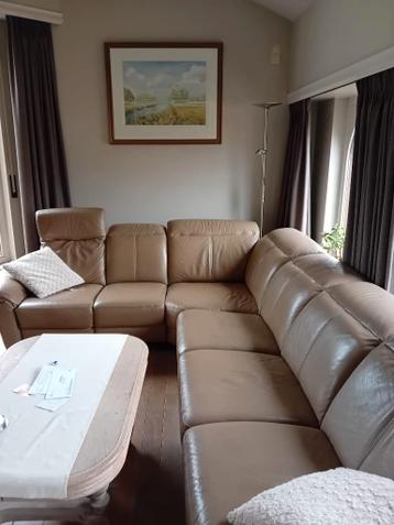 Hoeksalon beige leder