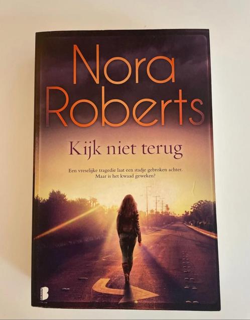 Nora Roberts - Kijk niet terug, Livres, Thrillers, Comme neuf, Enlèvement ou Envoi
