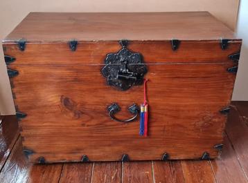 Houten kamfer koffer Asian Camphor chest late 19th C SALE