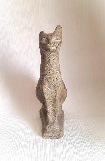 Statue de chat déesse égyptienne Bastet sculptée en pierre