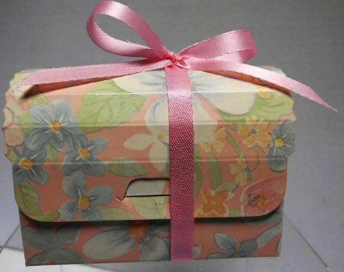 Boîte à dragées Fiorita coffre - 50 pièces pour 6€, Enfants & Bébés, Cadeaux d'accouchement & Assiettes de naissance, Neuf, Cadeau d'accouchement