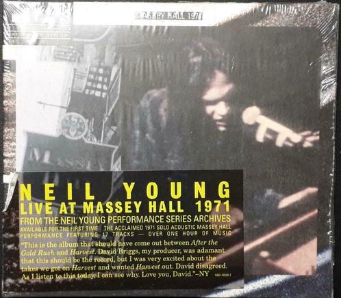 NEIL YOUNG - Live at Massey Hall 1971 (CD&DVD), Cd's en Dvd's, Cd's | Rock, Singer-songwriter, Ophalen
