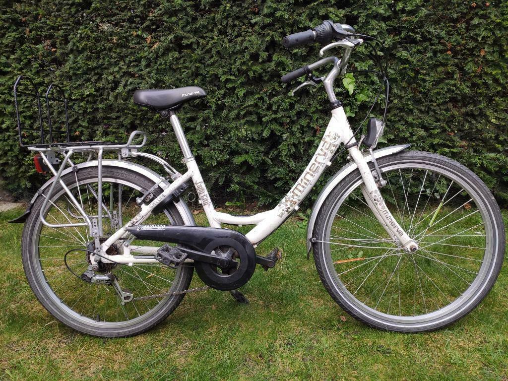 ② Meisjesfiets Minerva 24 inch — Fietsen | Meisjes — 2dehands
