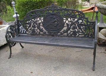 Brocante smeedijzeren gietijzeren tuinbanken en tuinmeubelen beschikbaar voor biedingen