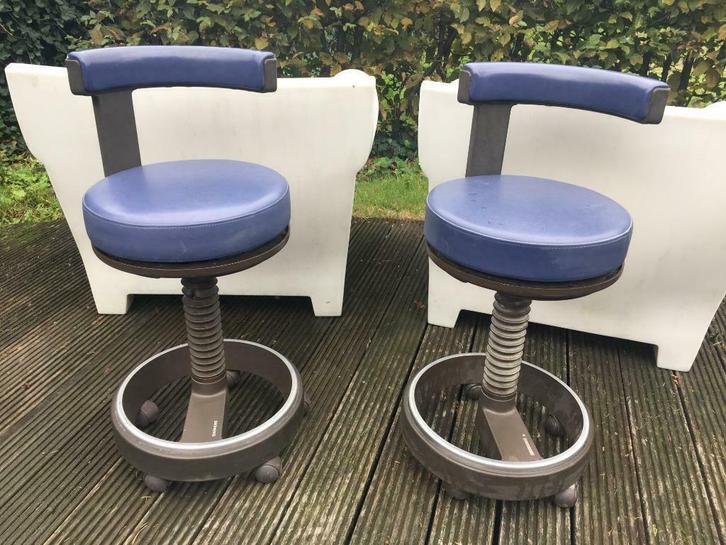 2 RARE vintage SIEMENS MEDIC / DENTAL STOOLS 90's, Antiek en Kunst, Curiosa en Brocante, Verzenden