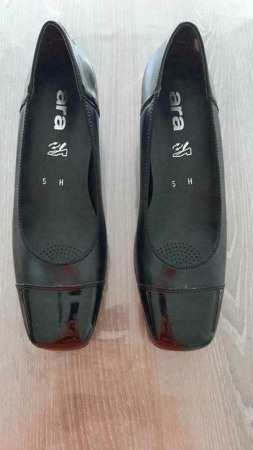 Zwarte schoenen met kleine hak maat 38 Nieuw, Kleding | Dames, Schoenen, Nieuw, Schoenen met lage hakken, Zwart, Ophalen of Verzenden