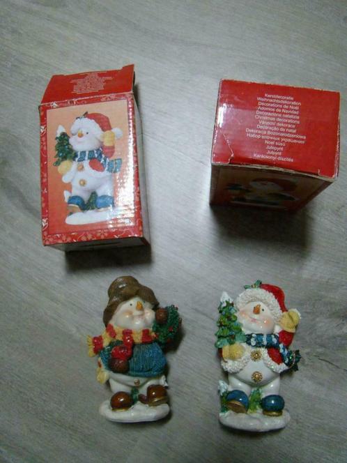 kerst winter decoratie  = 2x beeldje sneeuwman 11cm, Diversen, Kerst, Zo goed als nieuw, Ophalen of Verzenden