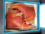 Hoge Dames Schoenen met veters / 40, Kleding | Dames, Ophalen of Verzenden, Zo goed als nieuw, Oranje