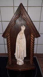 Religieus beeldje ( Fatima ) met houten kapelleke., Antiek en Kunst, Ophalen of Verzenden