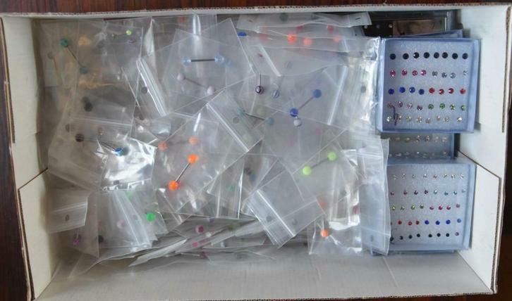 Lot piercings (tong, labrets en beginneroorbelletjes), Handtassen en Accessoires, Piercings, Nieuw, Tongpiercing, Staal, Ophalen of Verzenden