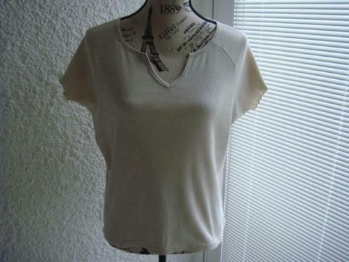 T-shirt beige Marque: "Kiabi". Taille 42/44, Vêtements | Femmes, T-shirts, Porté, Beige, Enlèvement ou Envoi