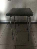 Metalen tabouret - 45cmx29cmx29cm (zn4681), Huis en Inrichting, Ophalen, Gebruikt, Overige materialen