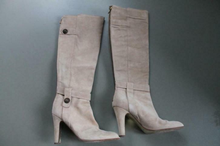 ZGAN suede knielaarzen Juicy Couture, mt 40, nudekleur, Kleding | Dames, Schoenen, Zo goed als nieuw, Hoge laarzen, Overige kleuren