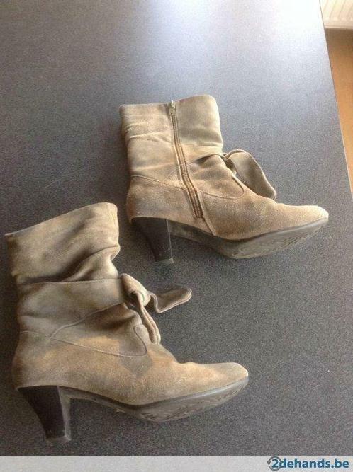 Donkergroene botjes in daim, maat 38., Kleding | Dames, Schoenen, Gedragen, Lage of Enkellaarzen, Groen, Ophalen