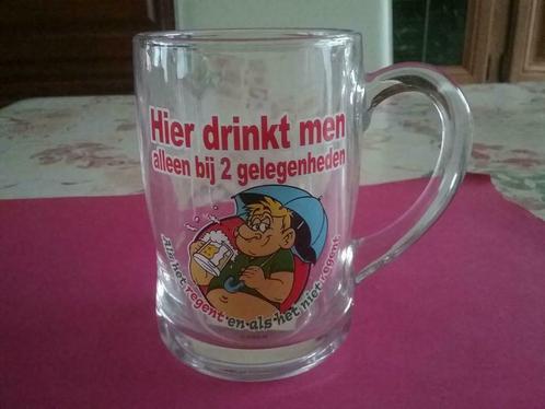 Stevig Bierglas met tekening en tekst en handvat, Verzamelen, Glas en Drinkglazen, Nieuw, Bierglas, Ophalen