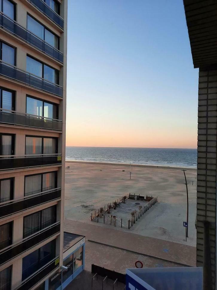 Appart lumineux à louer à la Panne, Vakantie, Vakantiehuizen | België, Appartement, Aan zee, 1 slaapkamer, Afwasmachine