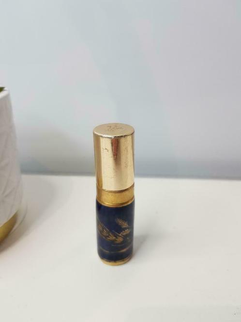 Flacon de parfum porcelaine de Limoges ancien vintage, Antiek en Kunst, Antiek | Porselein, Ophalen of Verzenden
