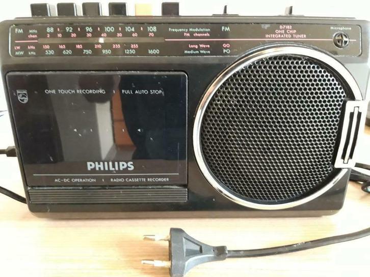 PHILIPS RADIO CASSETTE RECORDER D7182, Audio, Tv en Foto, Radio's, Gebruikt, Radio, Ophalen of Verzenden